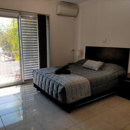 Derby Lodge Self Contained Apartments Dış mekan fotoğraf