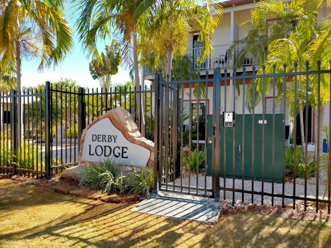 Derby Lodge Self Contained Apartments Dış mekan fotoğraf